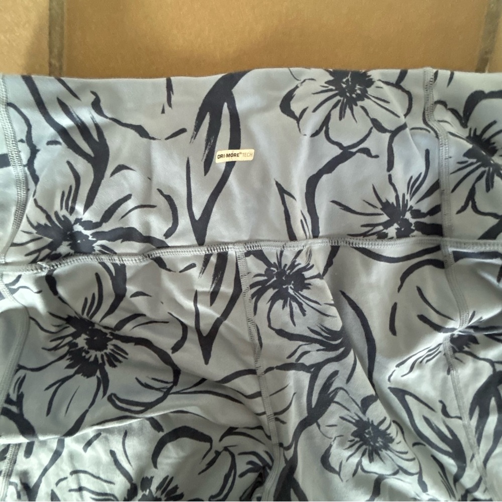 Women's Blue Floral Active Leggings & Hoodie Set - Picture 4 of 6